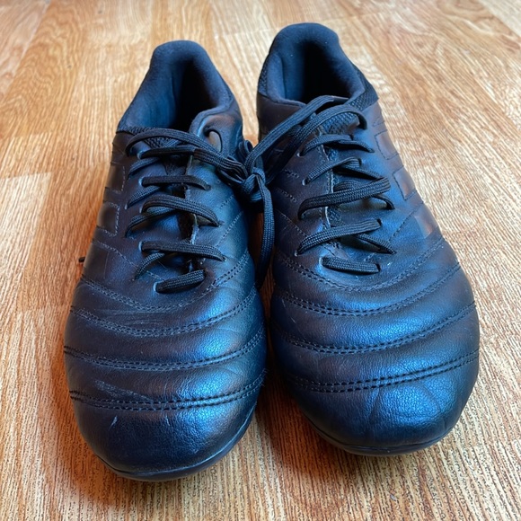 Adidas Soccer Cleats - Picture 4 of 6